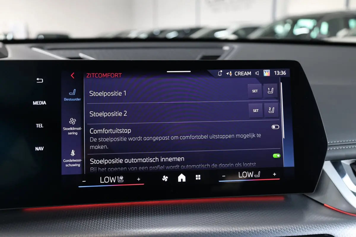 M35i 301+PK FULL/LASER/VIRTUAL/SFEER/HUD/PANO/LEER+S.VERWARMING+MEMORY/360/20" LMV/ACC/ECC/FABRIEKSGARANTIE!