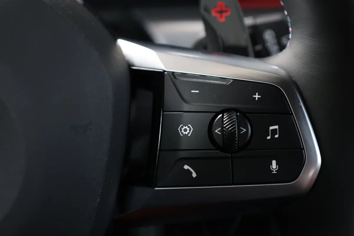 M35i 301+PK FULL/LASER/VIRTUAL/SFEER/HUD/PANO/LEER+S.VERWARMING+MEMORY/360/20" LMV/ACC/ECC/FABRIEKSGARANTIE!