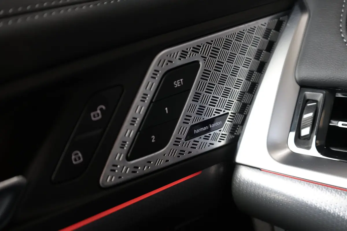 M35i 301+PK FULL/LASER/VIRTUAL/SFEER/HUD/PANO/LEER+S.VERWARMING+MEMORY/360/20" LMV/ACC/ECC/FABRIEKSGARANTIE!