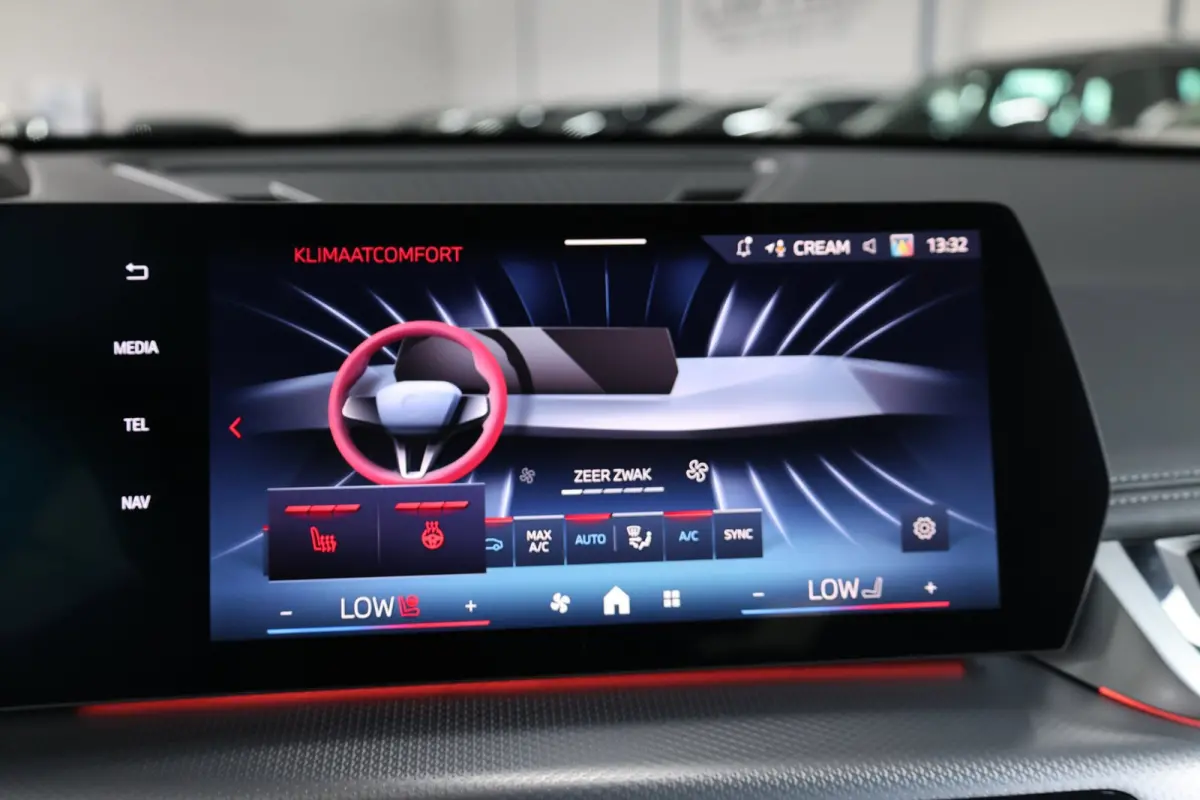 M35i 301+PK FULL/LASER/VIRTUAL/SFEER/HUD/PANO/LEER+S.VERWARMING+MEMORY/360/20" LMV/ACC/ECC/FABRIEKSGARANTIE!