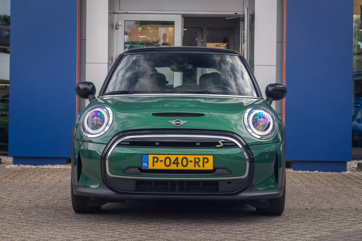 Business Edition 33 kWh | Apple Carplay/Android Auto | Keyless start | Stof/kunstlederen bekleding | Navigatiesysteem | Apple Carplay/Android Auto|telefoonintegratie premium | Extra getint g