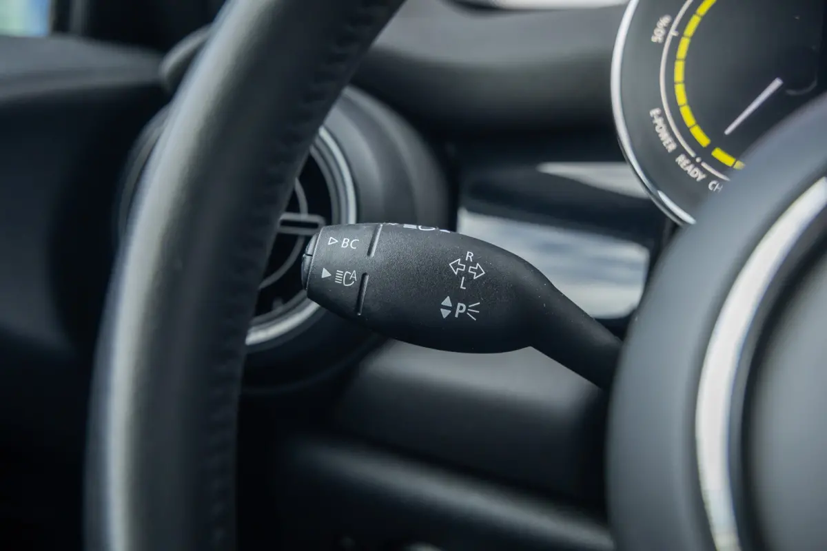 Business Edition 33 kWh | Apple Carplay/Android Auto | Keyless start | Stof/kunstlederen bekleding | Navigatiesysteem | Apple Carplay/Android Auto|telefoonintegratie premium | Extra getint g
