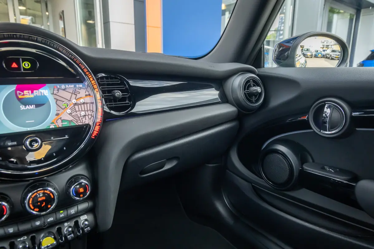 Business Edition 33 kWh | Apple Carplay/Android Auto | Keyless start | Stof/kunstlederen bekleding | Navigatiesysteem | Apple Carplay/Android Auto|telefoonintegratie premium | Extra getint g
