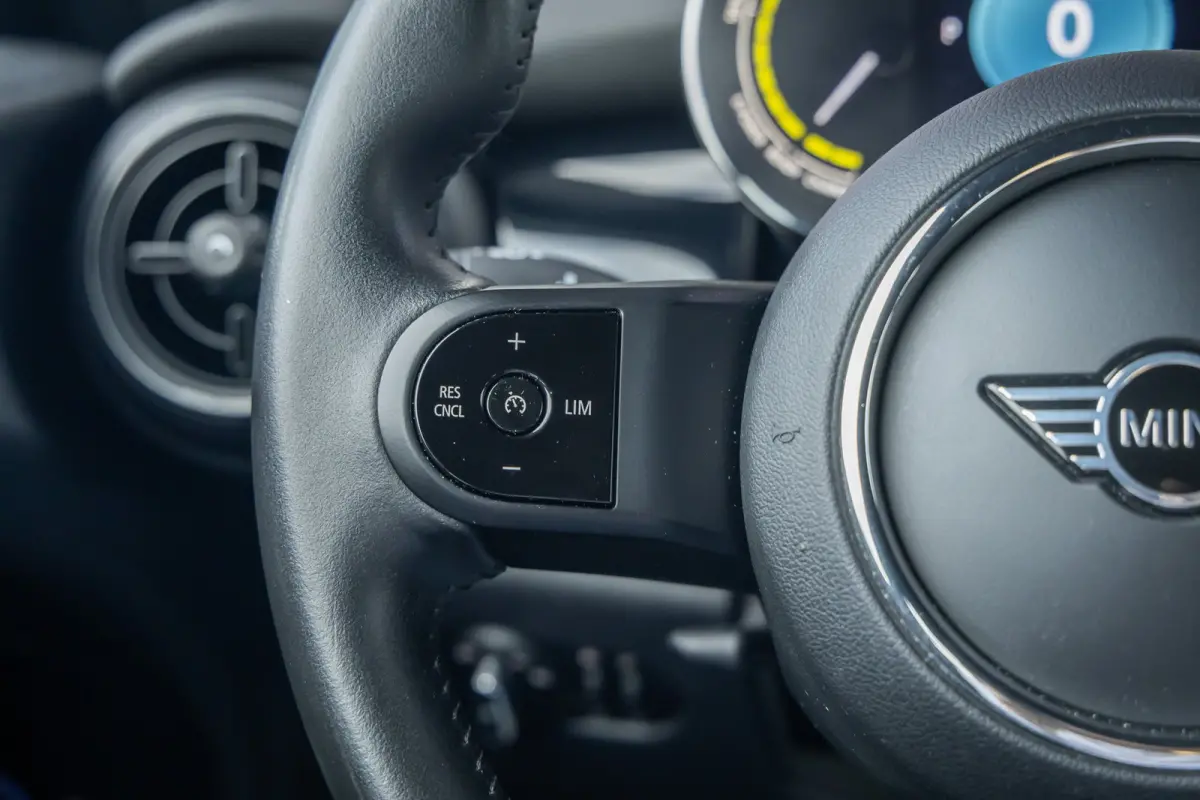 Business Edition 33 kWh | Apple Carplay/Android Auto | Keyless start | Stof/kunstlederen bekleding | Navigatiesysteem | Apple Carplay/Android Auto|telefoonintegratie premium | Extra getint g