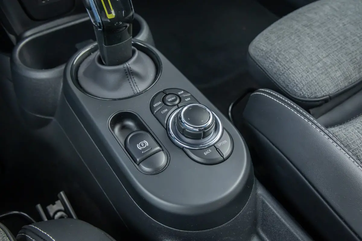 Business Edition 33 kWh | Apple Carplay/Android Auto | Keyless start | Stof/kunstlederen bekleding | Navigatiesysteem | Apple Carplay/Android Auto|telefoonintegratie premium | Extra getint g