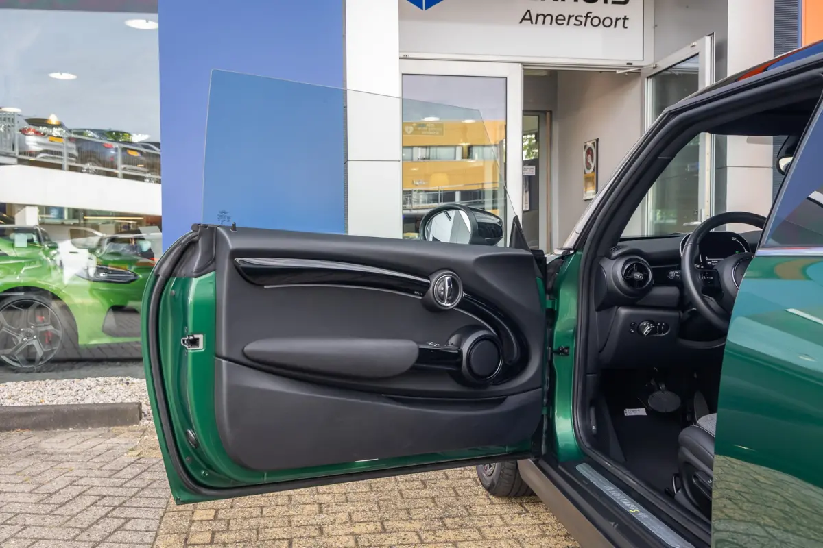 Business Edition 33 kWh | Apple Carplay/Android Auto | Keyless start | Stof/kunstlederen bekleding | Navigatiesysteem | Apple Carplay/Android Auto|telefoonintegratie premium | Extra getint g