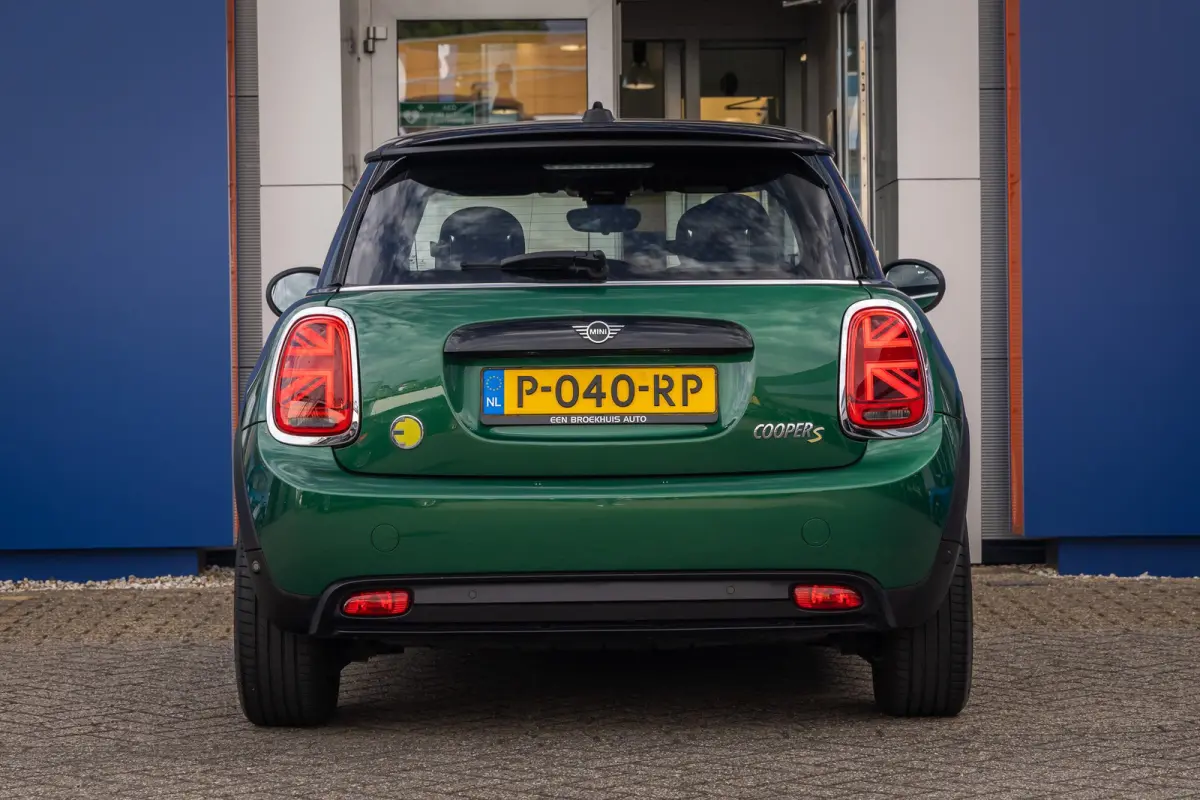 Business Edition 33 kWh | Apple Carplay/Android Auto | Keyless start | Stof/kunstlederen bekleding | Navigatiesysteem | Apple Carplay/Android Auto|telefoonintegratie premium | Extra getint g