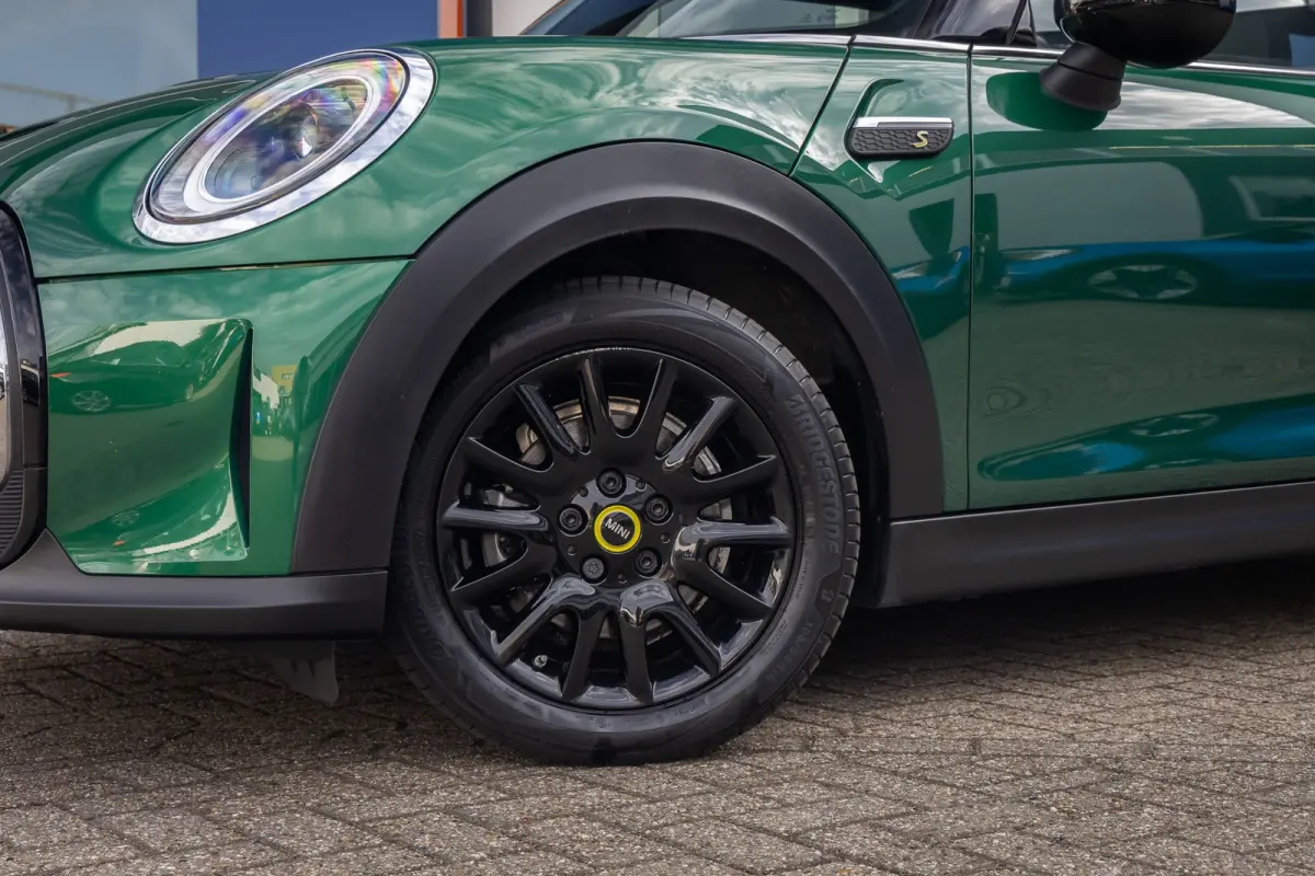 Business Edition 33 kWh | Apple Carplay/Android Auto | Keyless start | Stof/kunstlederen bekleding | Navigatiesysteem | Apple Carplay/Android Auto|telefoonintegratie premium | Extra getint g