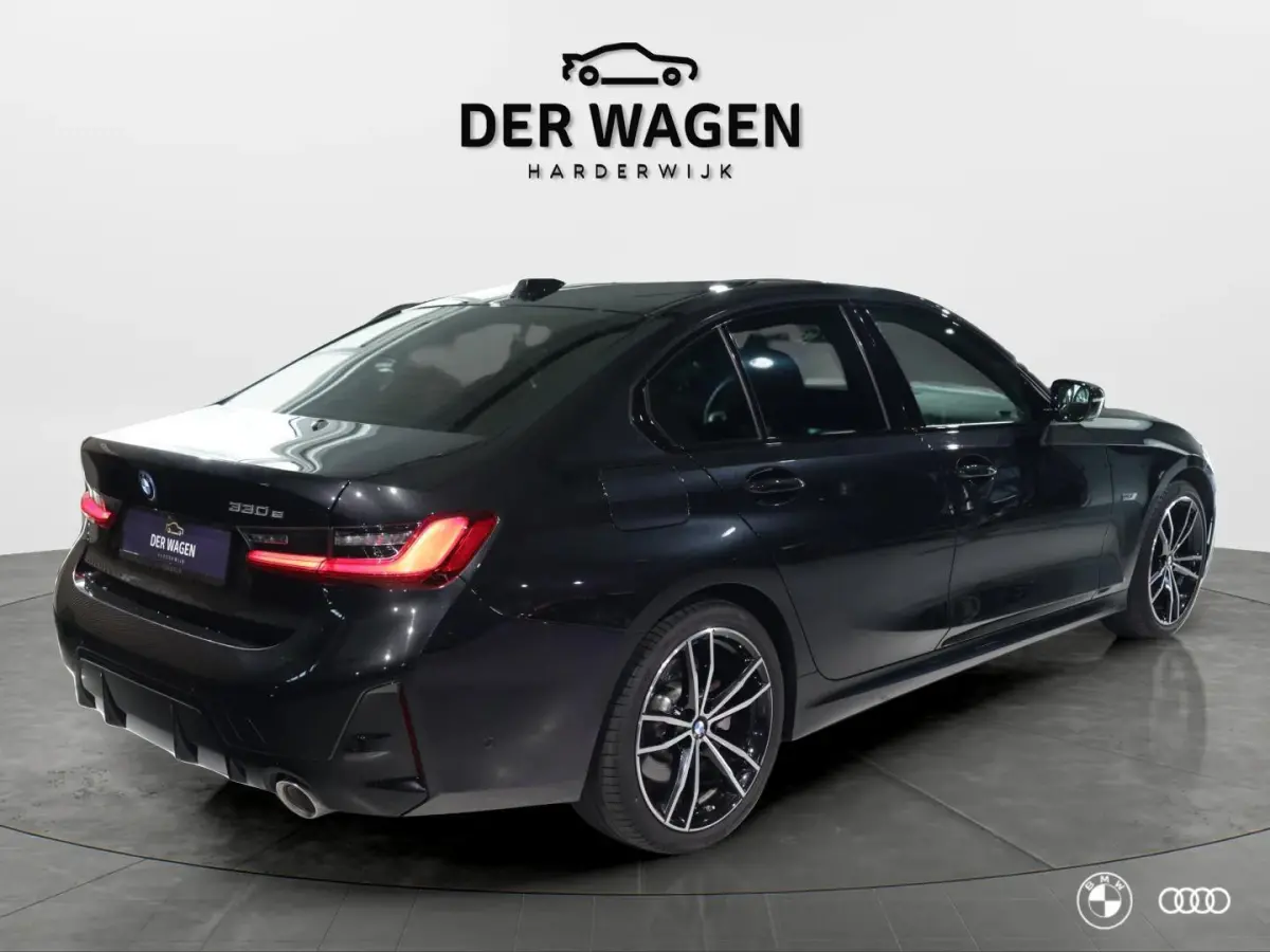330E M Sport / ACC / TREKHAAK / VERW STOELEN & STUUR / 19"