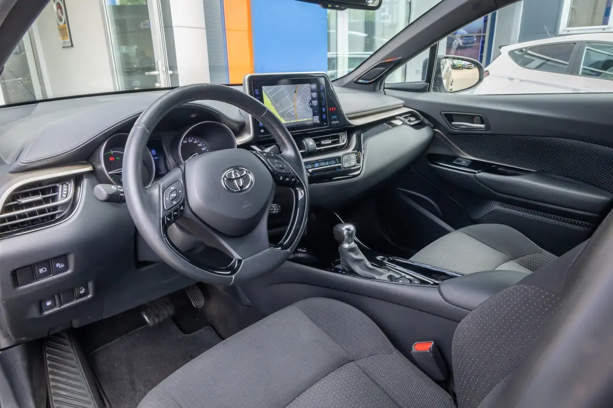 1.8 Hybrid Style Ultimate | Achteruitrijcamera | Dodehoek detectie | Cruise control adaptief | Keyless entry/Start | Full LED | Trekhaak | Achteruitrijcamera | Cruise control adaptief | Dode