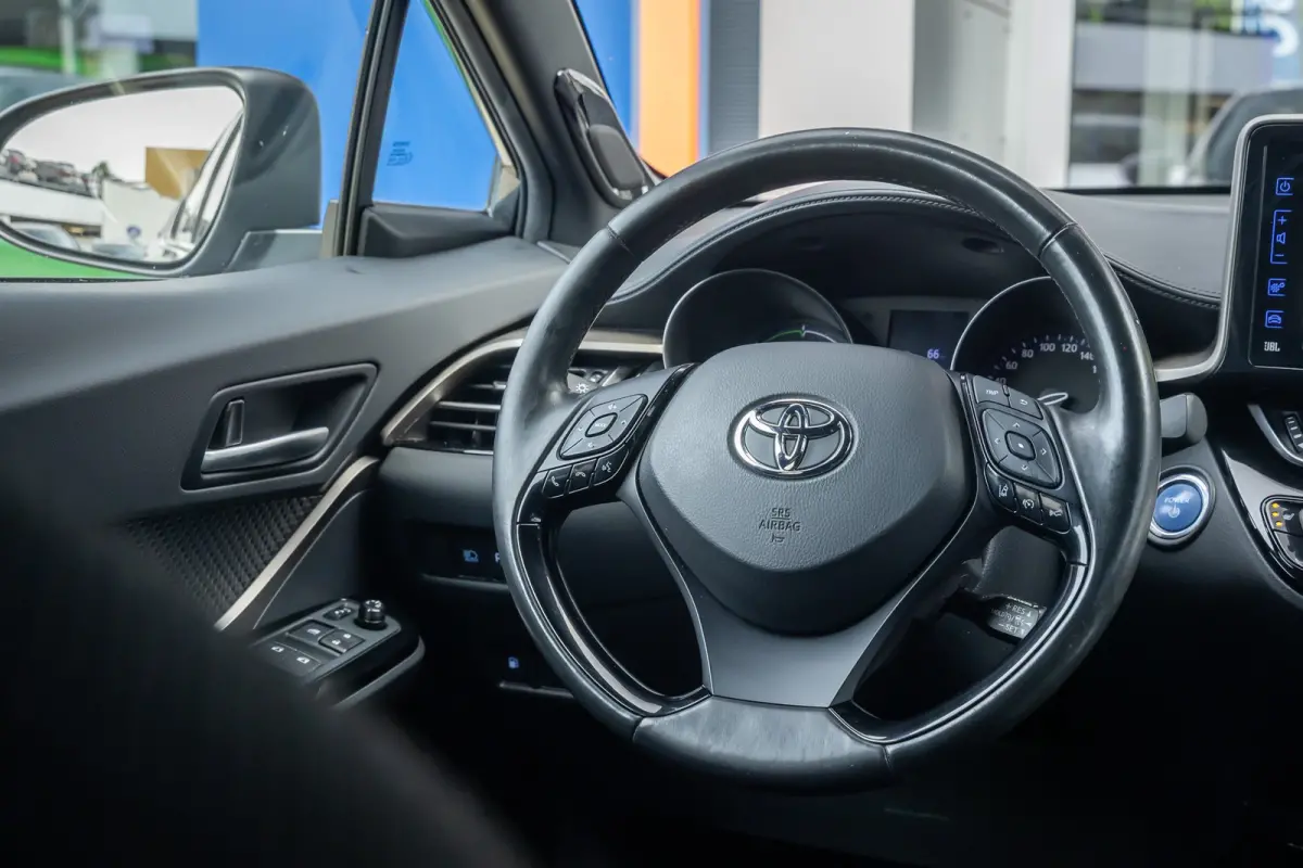 1.8 Hybrid Style Ultimate | Achteruitrijcamera | Dodehoek detectie | Cruise control adaptief | Keyless entry/Start | Full LED | Trekhaak | Achteruitrijcamera | Cruise control adaptief | Dode