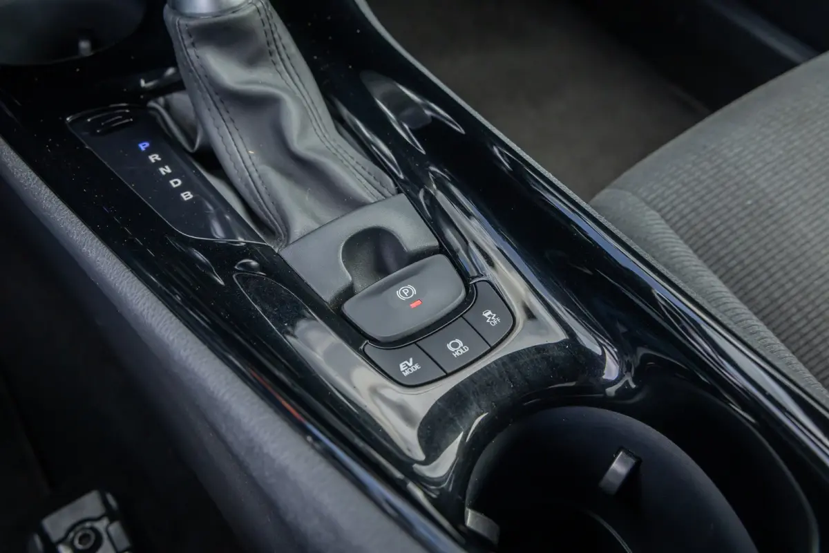 1.8 Hybrid Style Ultimate | Achteruitrijcamera | Dodehoek detectie | Cruise control adaptief | Keyless entry/Start | Full LED | Trekhaak | Achteruitrijcamera | Cruise control adaptief | Dode