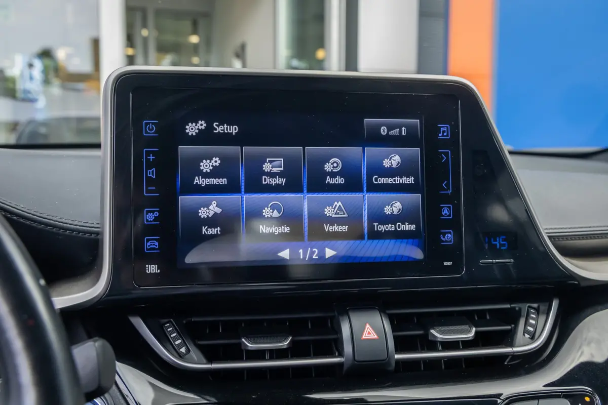 1.8 Hybrid Style Ultimate | Achteruitrijcamera | Dodehoek detectie | Cruise control adaptief | Keyless entry/Start | Full LED | Trekhaak | Achteruitrijcamera | Cruise control adaptief | Dode