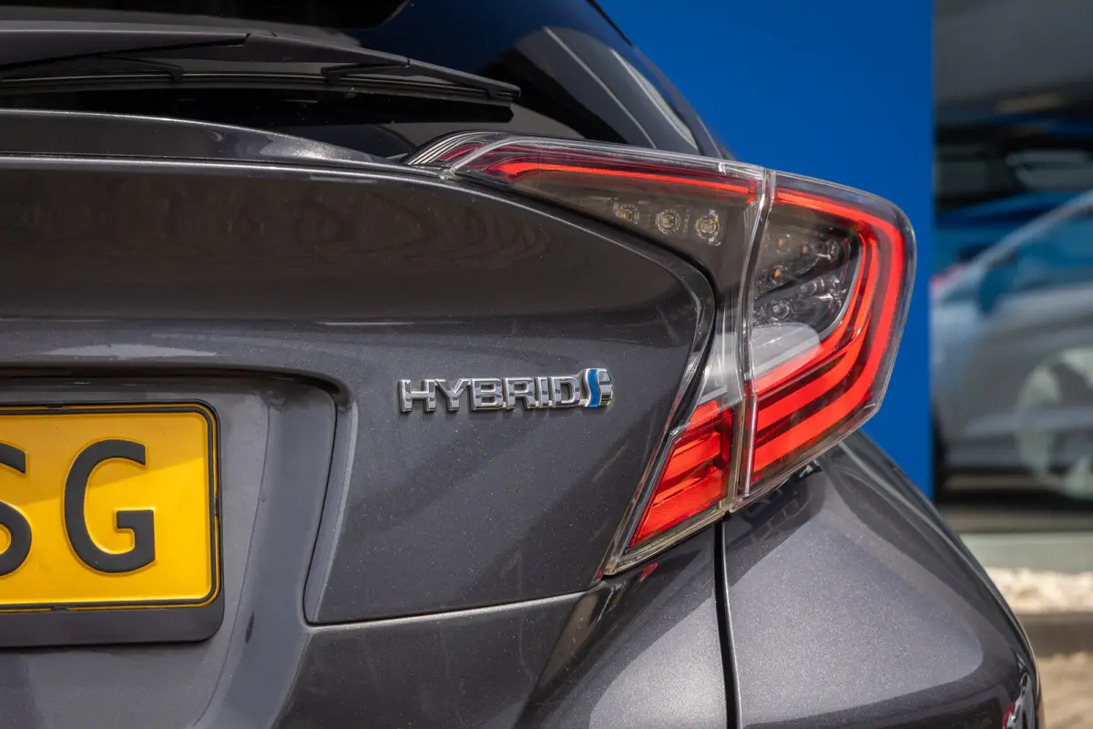 1.8 Hybrid Style Ultimate | Achteruitrijcamera | Dodehoek detectie | Cruise control adaptief | Keyless entry/Start | Full LED | Trekhaak | Achteruitrijcamera | Cruise control adaptief | Dode