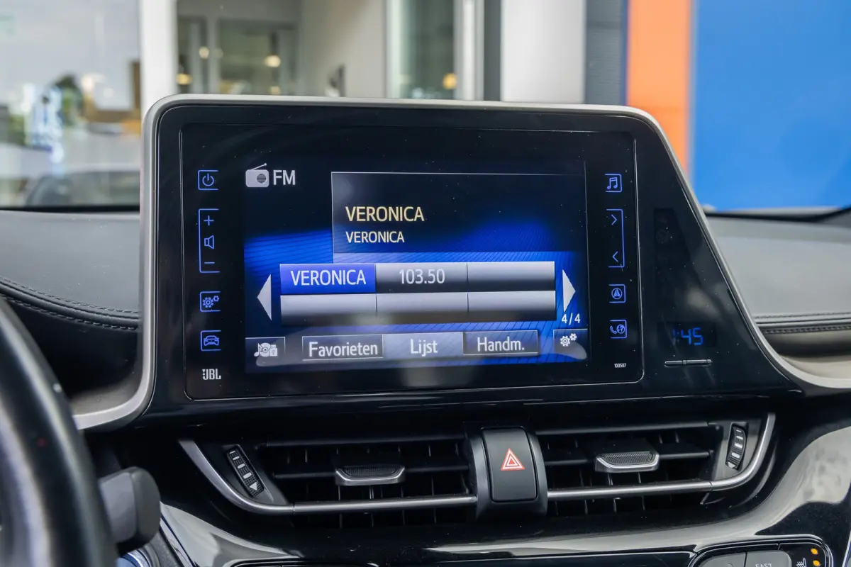 1.8 Hybrid Style Ultimate | Achteruitrijcamera | Dodehoek detectie | Cruise control adaptief | Keyless entry/Start | Full LED | Trekhaak | Achteruitrijcamera | Cruise control adaptief | Dode