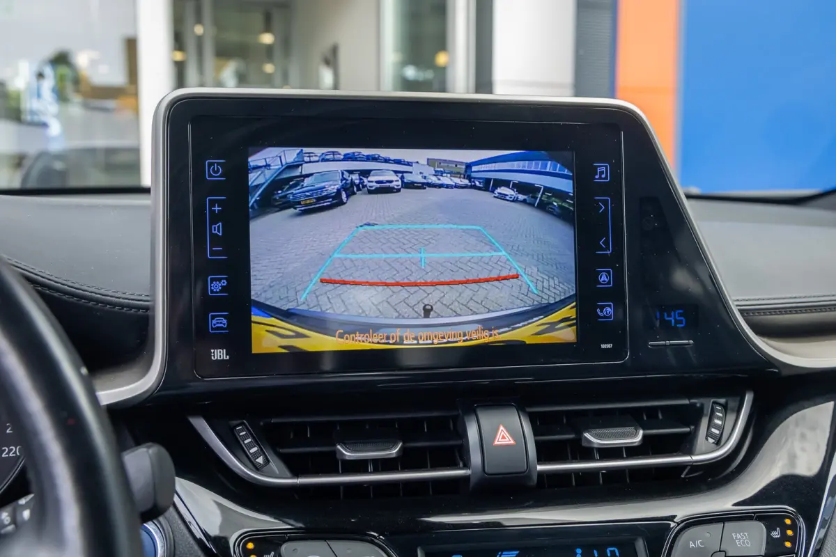 1.8 Hybrid Style Ultimate | Achteruitrijcamera | Dodehoek detectie | Cruise control adaptief | Keyless entry/Start | Full LED | Trekhaak | Achteruitrijcamera | Cruise control adaptief | Dode