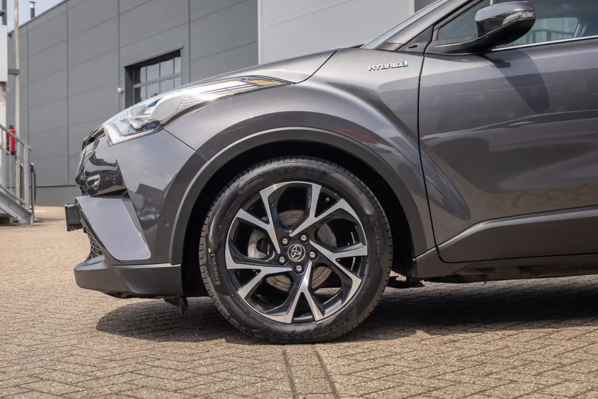1.8 Hybrid Style Ultimate | Achteruitrijcamera | Dodehoek detectie | Cruise control adaptief | Keyless entry/Start | Full LED | Trekhaak | Achteruitrijcamera | Cruise control adaptief | Dode