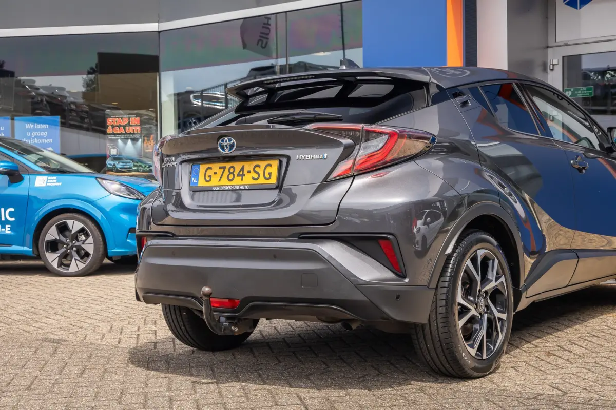 1.8 Hybrid Style Ultimate | Achteruitrijcamera | Dodehoek detectie | Cruise control adaptief | Keyless entry/Start | Full LED | Trekhaak | Achteruitrijcamera | Cruise control adaptief | Dode