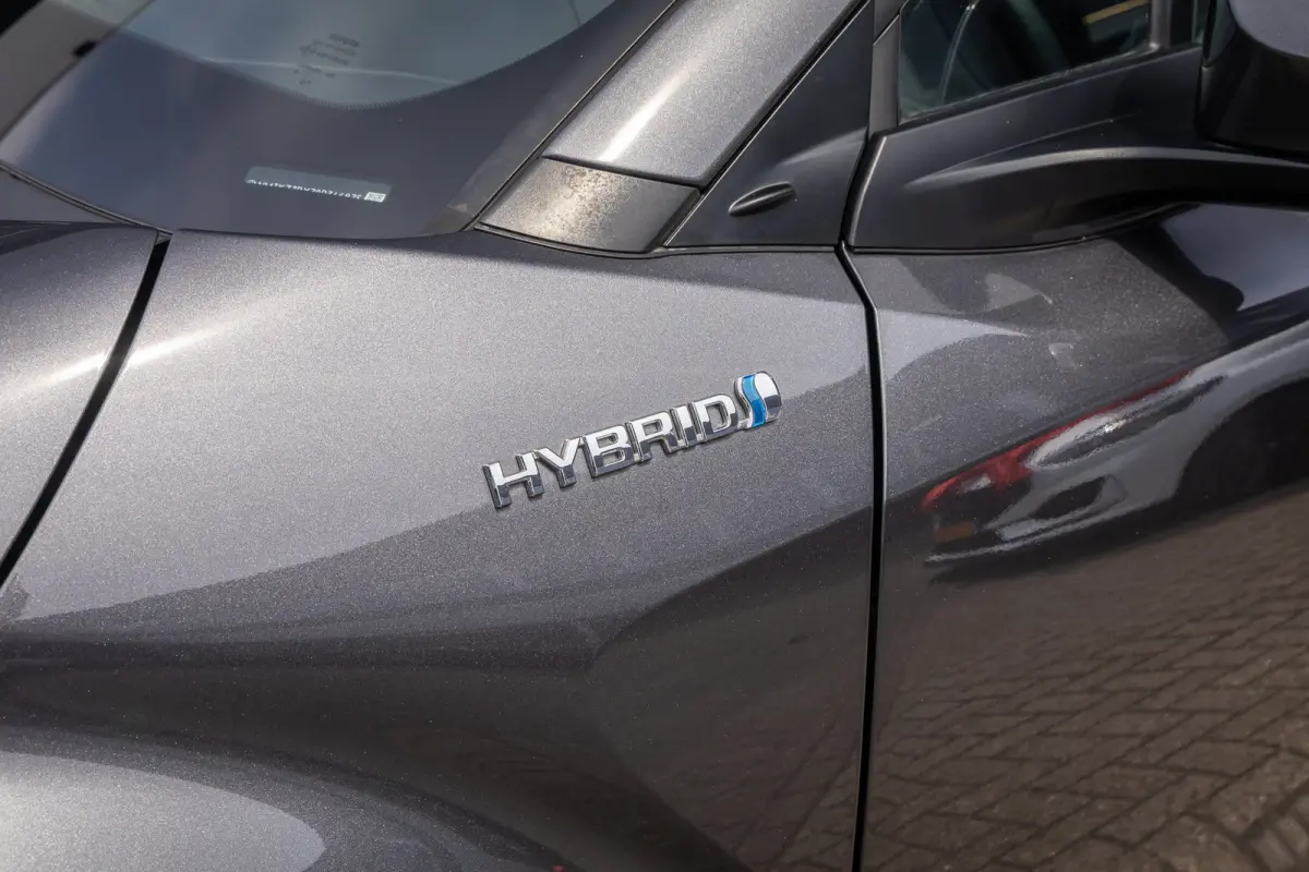 1.8 Hybrid Style Ultimate | Achteruitrijcamera | Dodehoek detectie | Cruise control adaptief | Keyless entry/Start | Full LED | Trekhaak | Achteruitrijcamera | Cruise control adaptief | Dode