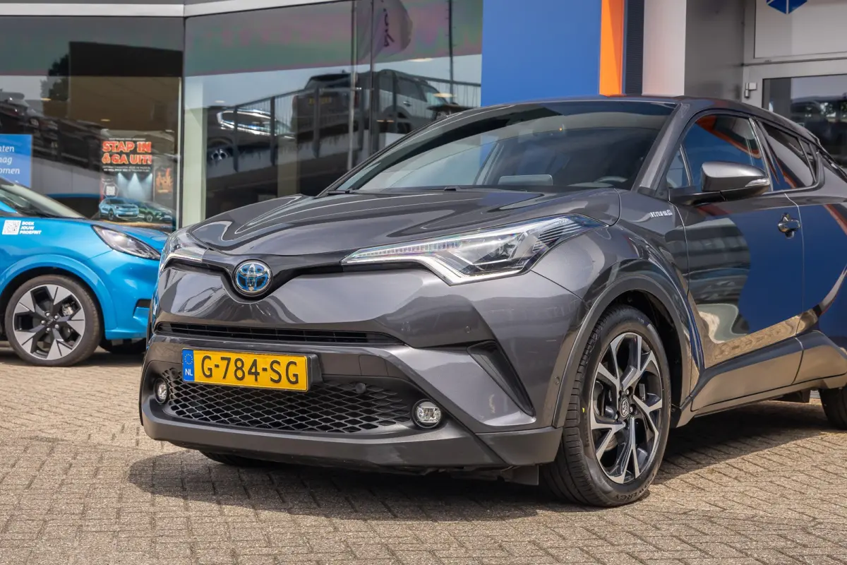 1.8 Hybrid Style Ultimate | Achteruitrijcamera | Dodehoek detectie | Cruise control adaptief | Keyless entry/Start | Full LED | Trekhaak | Achteruitrijcamera | Cruise control adaptief | Dode