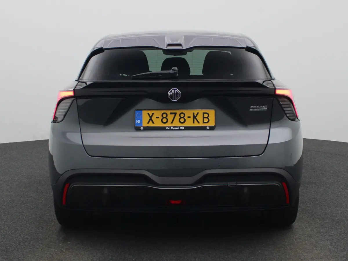 Comfort 64 kWh | Apple Carplay / Android Auto | Virtual Cockpit | Privacy Glass | Multifunctioneel Stuurwiel |