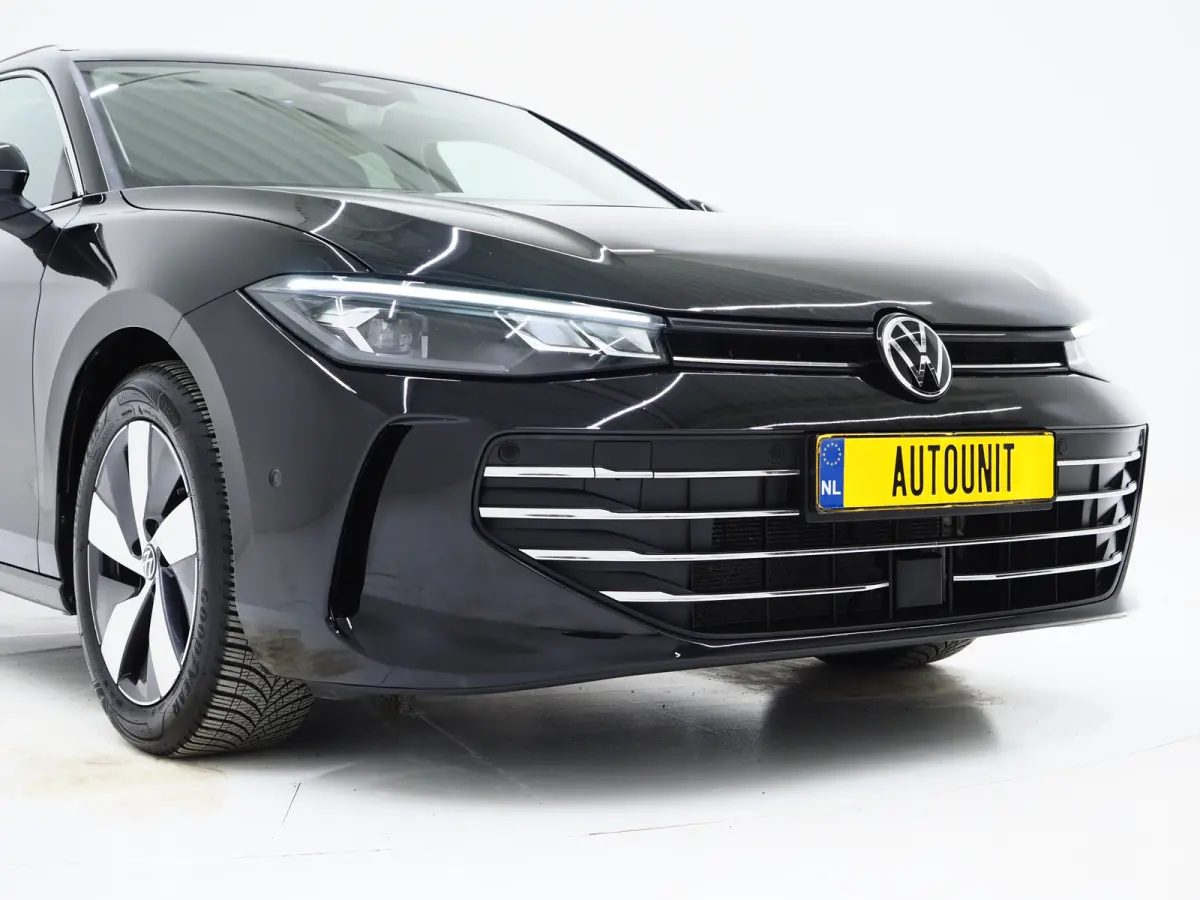 1.5 eHybrid 204PK | Leder/Alcantara | Massage | Trekhaak | HUD | Camera | Adaptive Cruise | Sfeerlicht | Carplay