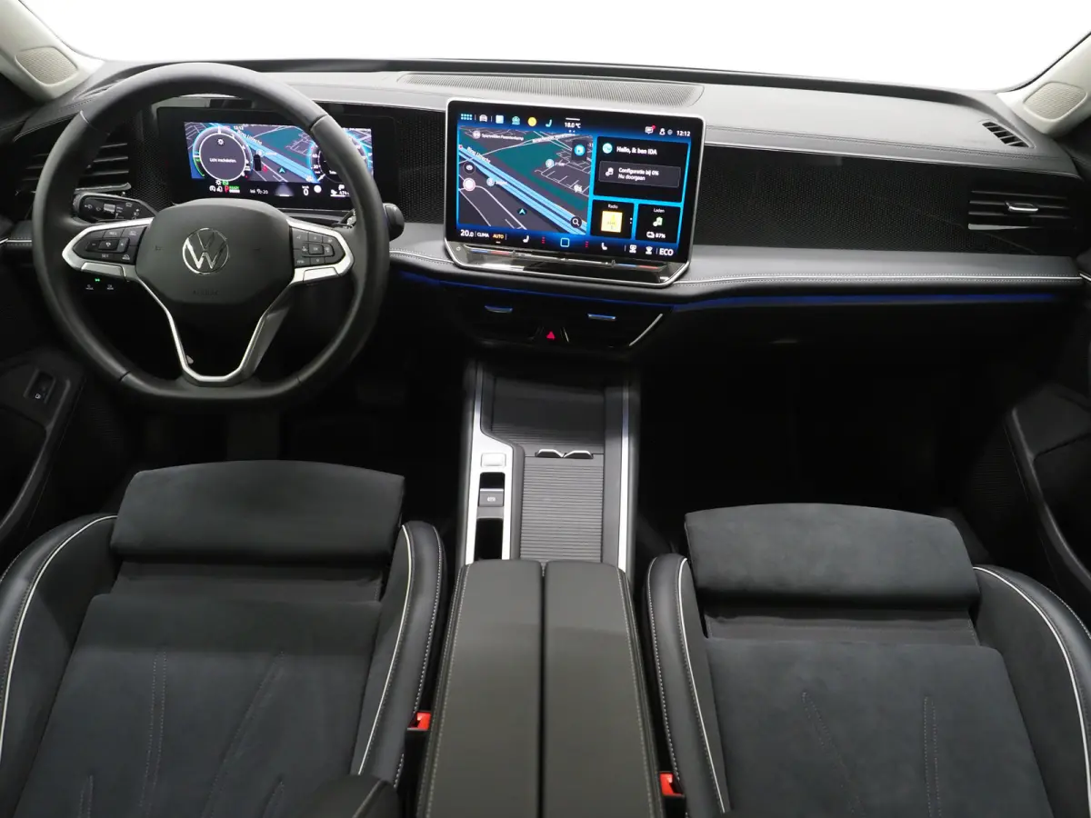 1.5 eHybrid 204PK | Leder/Alcantara | Massage | Trekhaak | HUD | Camera | Adaptive Cruise | Sfeerlicht | Carplay
