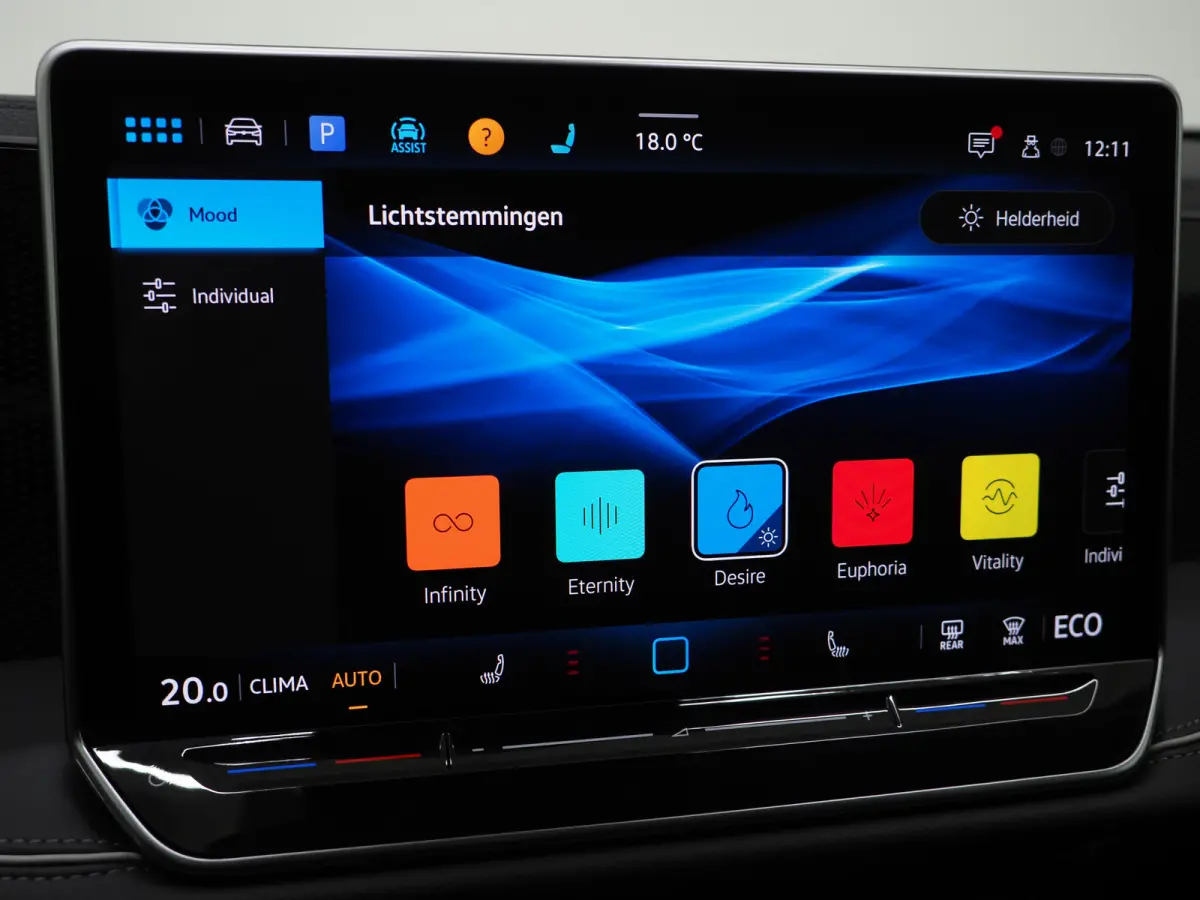 1.5 eHybrid 204PK | Leder/Alcantara | Massage | Trekhaak | HUD | Camera | Adaptive Cruise | Sfeerlicht | Carplay