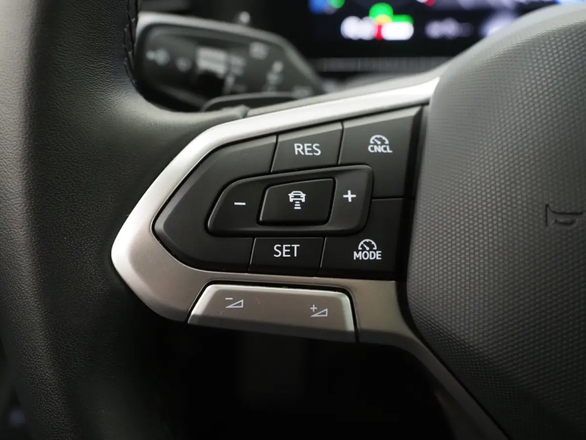 1.5 eHybrid 204PK | Leder/Alcantara | Massage | Trekhaak | HUD | Camera | Adaptive Cruise | Sfeerlicht | Carplay