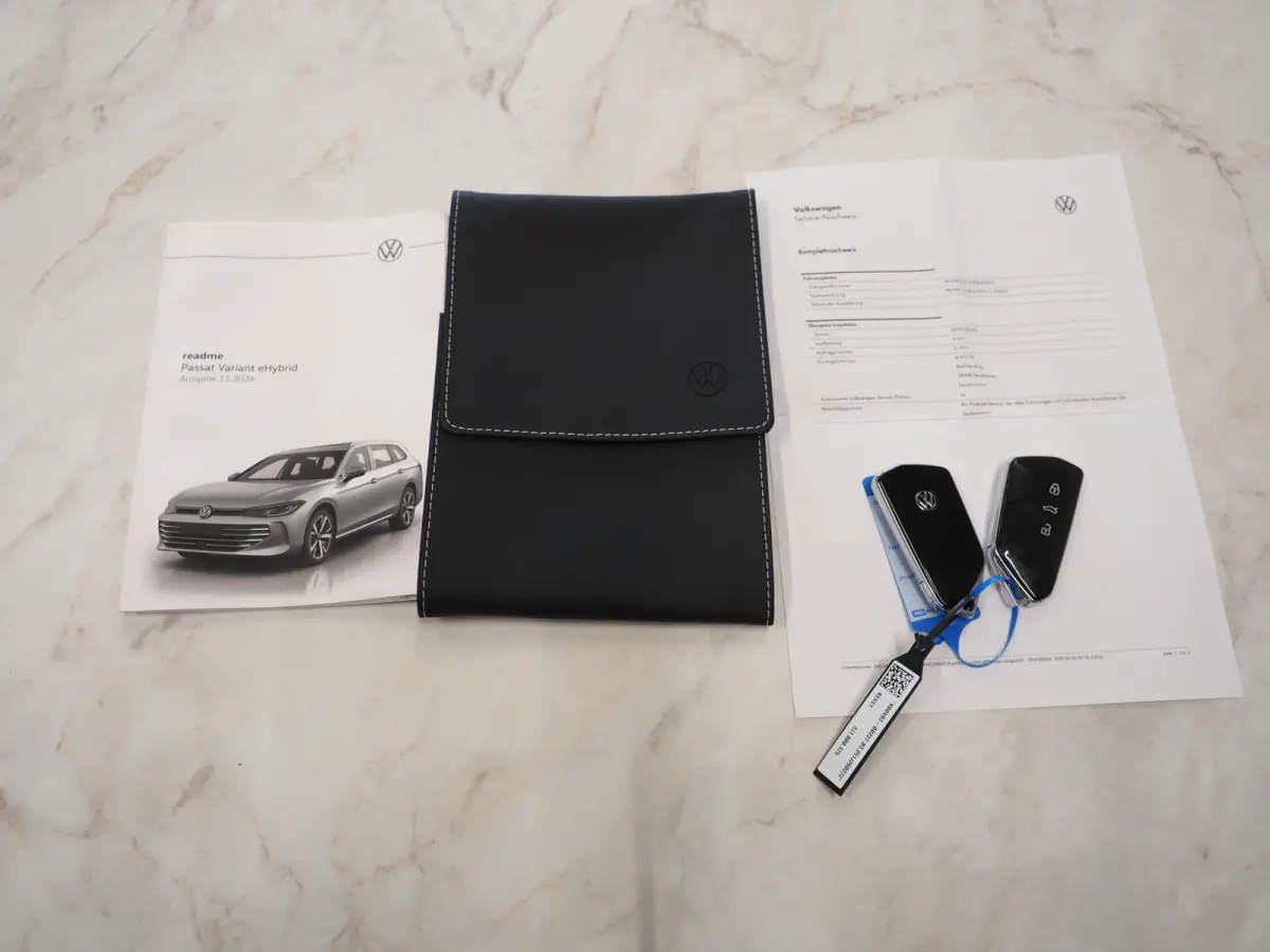 1.5 eHybrid 204PK | Leder/Alcantara | Massage | Trekhaak | HUD | Camera | Adaptive Cruise | Sfeerlicht | Carplay