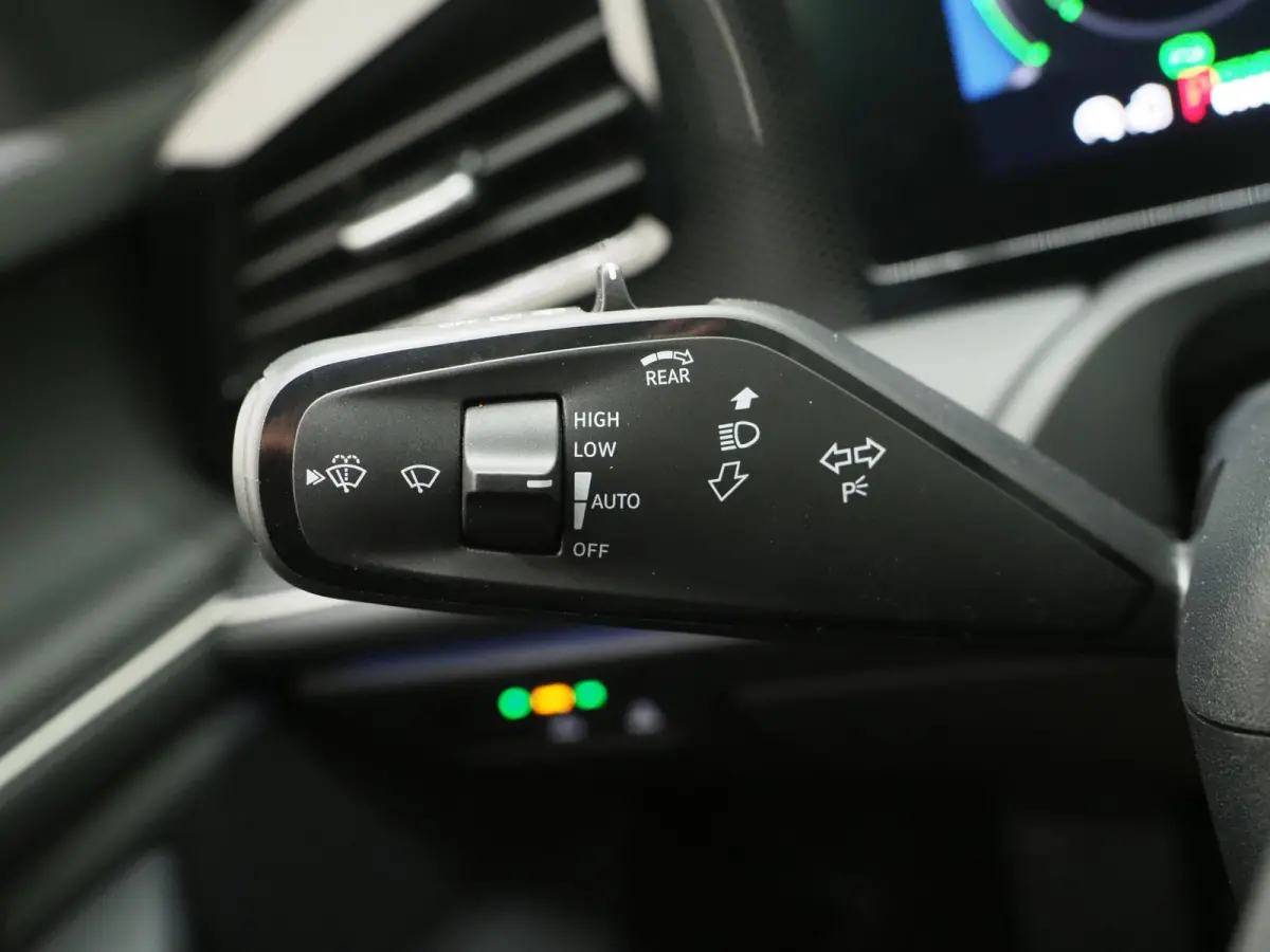 1.5 eHybrid 204PK | Leder/Alcantara | Massage | Trekhaak | HUD | Camera | Adaptive Cruise | Sfeerlicht | Carplay
