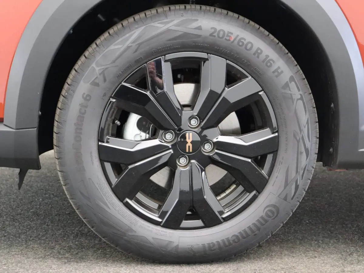 TCe 100pk ECO-G Extreme 5p. | Parkeersensoren voor/achter | Auto. parkeerrem | Blind spot warning |