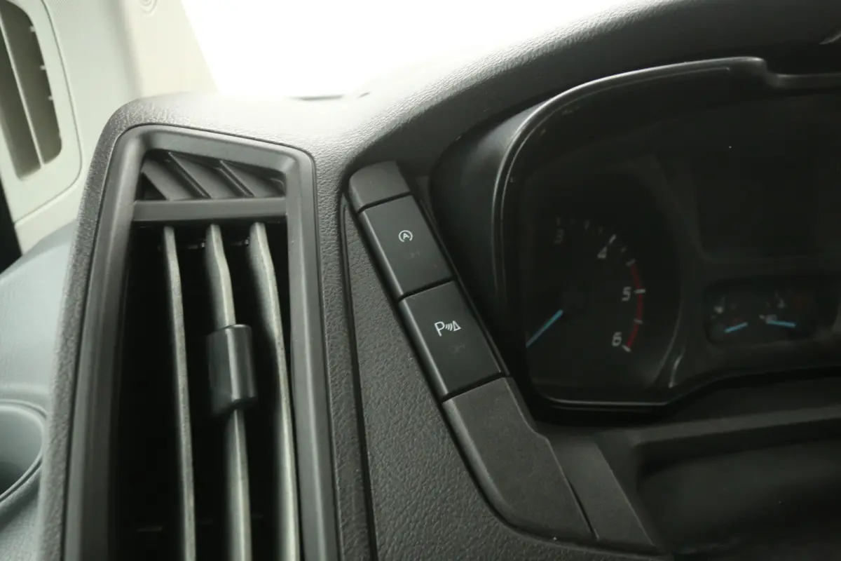 2.0 TDCI L2H2 | Airco | Cruise | Camera | 3 Zits | Trekhaak | Carplay | Navi