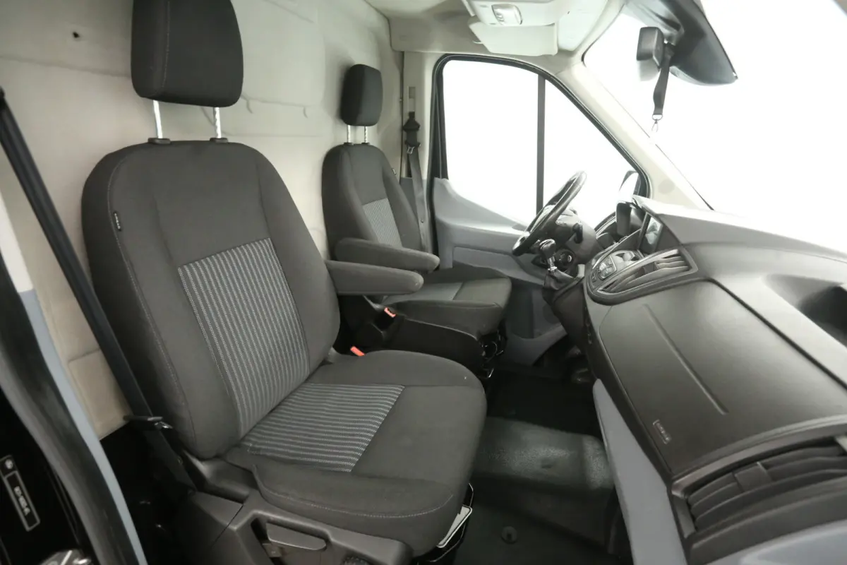 2.0 TDCI L2H2 | Airco | Cruise | Camera | 3 Zits | Trekhaak | Carplay | Navi