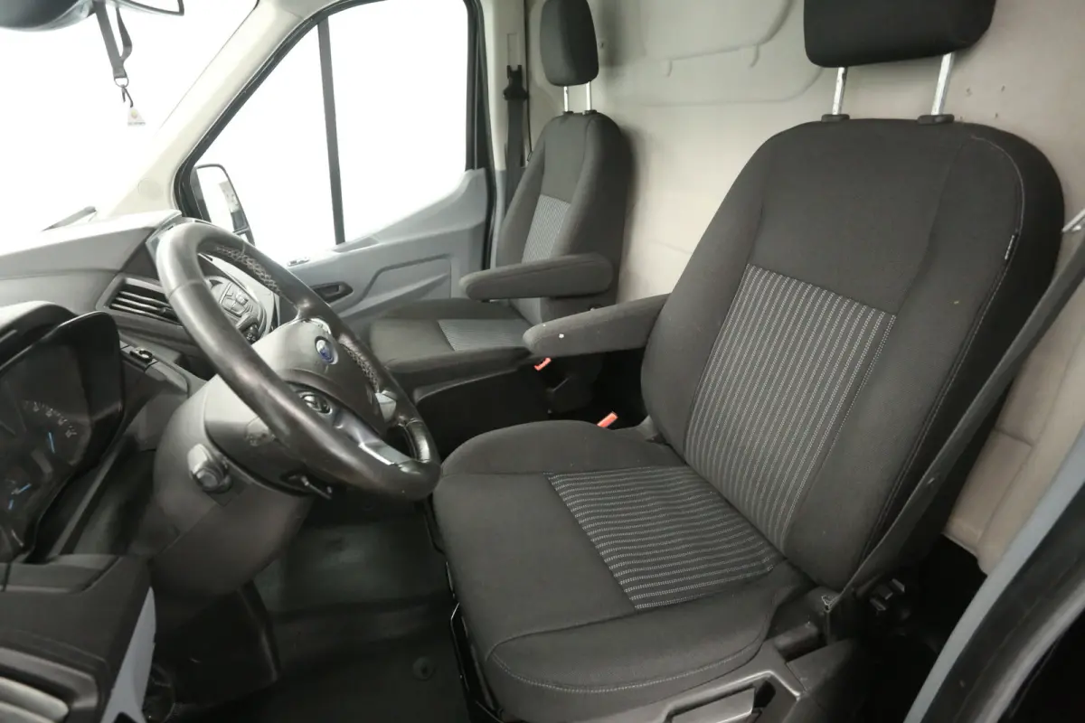 2.0 TDCI L2H2 | Airco | Cruise | Camera | 3 Zits | Trekhaak | Carplay | Navi