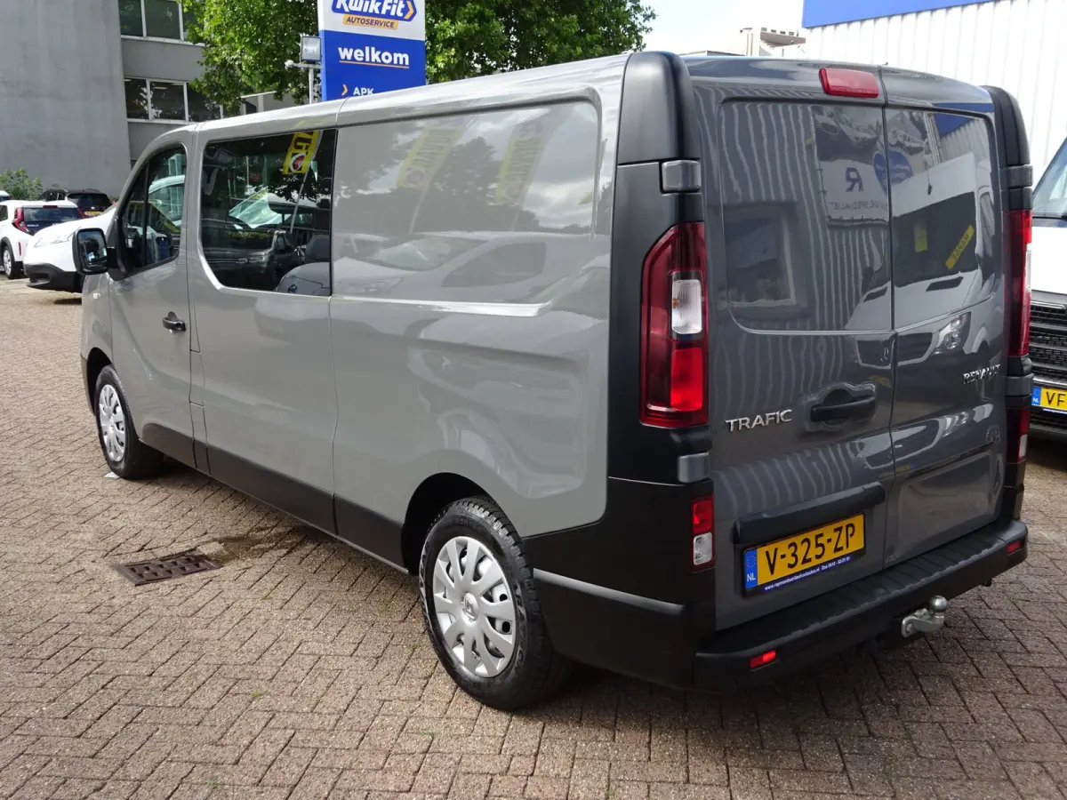 1.6 dCi T29 L2H1 DUBBELE CABINE 6 PERSOONS AIRCO NAVIGATIE