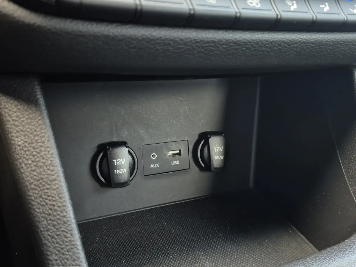 1.0 T-GDI Comfort Stoel + Stuurverwarming | Camera | Parkeersensoren | Full map navigatie | Carplay/android auto |