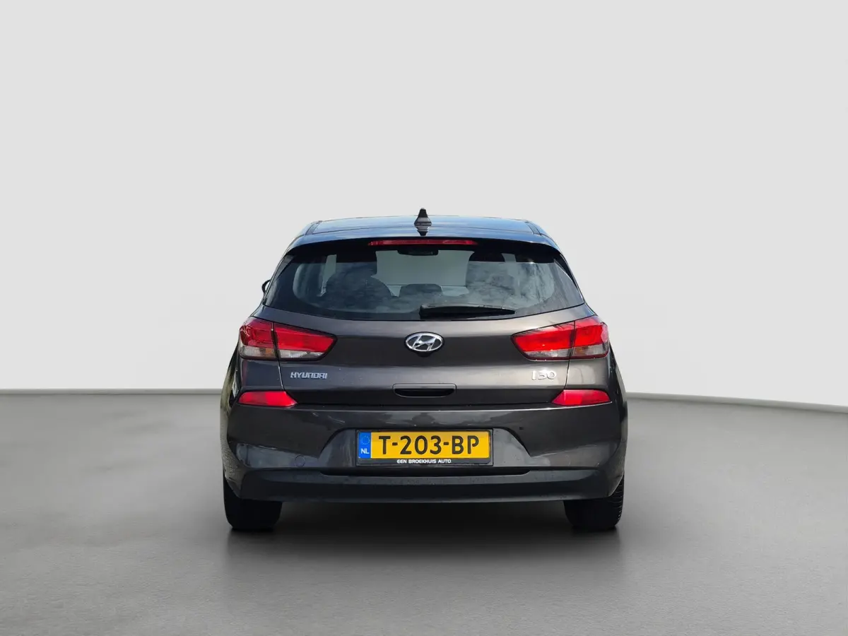 1.0 T-GDI Comfort Stoel + Stuurverwarming | Camera | Parkeersensoren | Full map navigatie | Carplay/android auto |