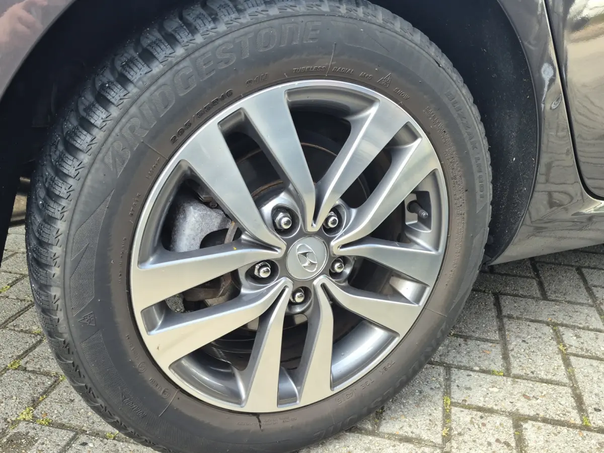 1.0 T-GDI Comfort Stoel + Stuurverwarming | Camera | Parkeersensoren | Full map navigatie | Carplay/android auto |