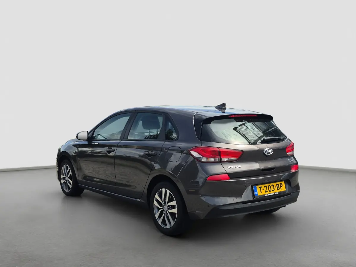 1.0 T-GDI Comfort Stoel + Stuurverwarming | Camera | Parkeersensoren | Full map navigatie | Carplay/android auto |
