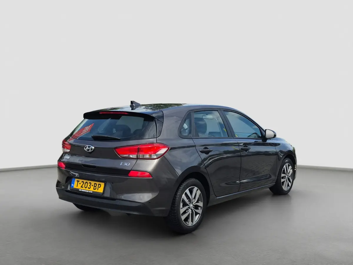 1.0 T-GDI Comfort Stoel + Stuurverwarming | Camera | Parkeersensoren | Full map navigatie | Carplay/android auto |