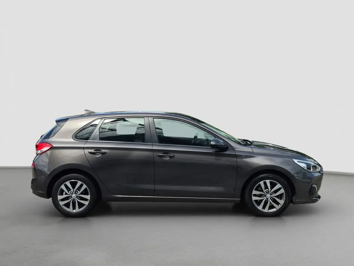 1.0 T-GDI Comfort Stoel + Stuurverwarming | Camera | Parkeersensoren | Full map navigatie | Carplay/android auto |