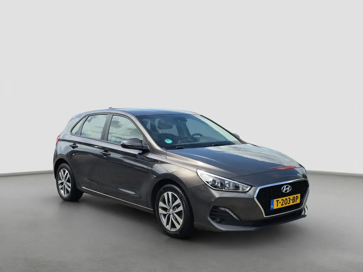 1.0 T-GDI Comfort Stoel + Stuurverwarming | Camera | Parkeersensoren | Full map navigatie | Carplay/android auto |
