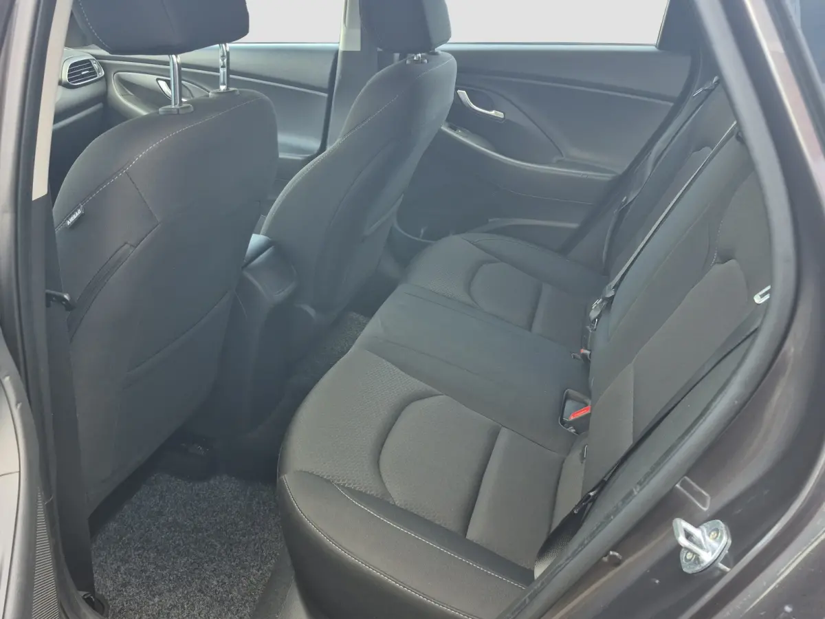 1.0 T-GDI Comfort Stoel + Stuurverwarming | Camera | Parkeersensoren | Full map navigatie | Carplay/android auto |