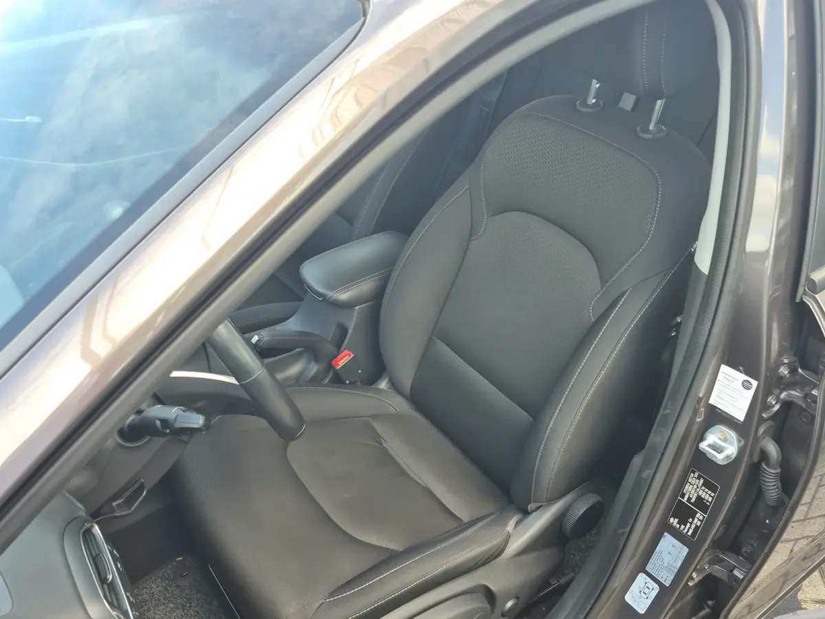 1.0 T-GDI Comfort Stoel + Stuurverwarming | Camera | Parkeersensoren | Full map navigatie | Carplay/android auto |