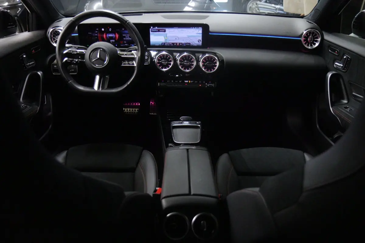 250 e AMG Line PANO/360CAM/HUD/ACC/BLINDSPOT/KEYLESS/VOL