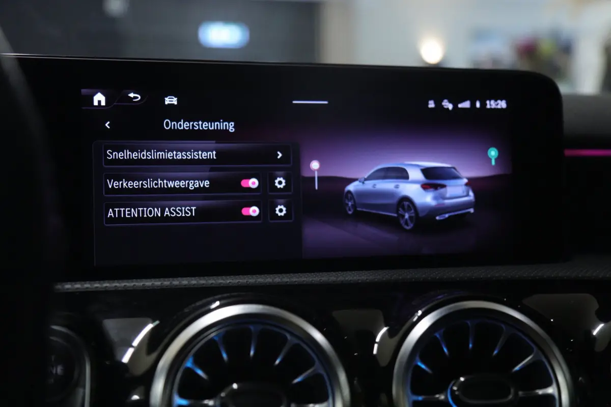 250 e AMG Line PANO/360CAM/HUD/ACC/BLINDSPOT/KEYLESS/VOL