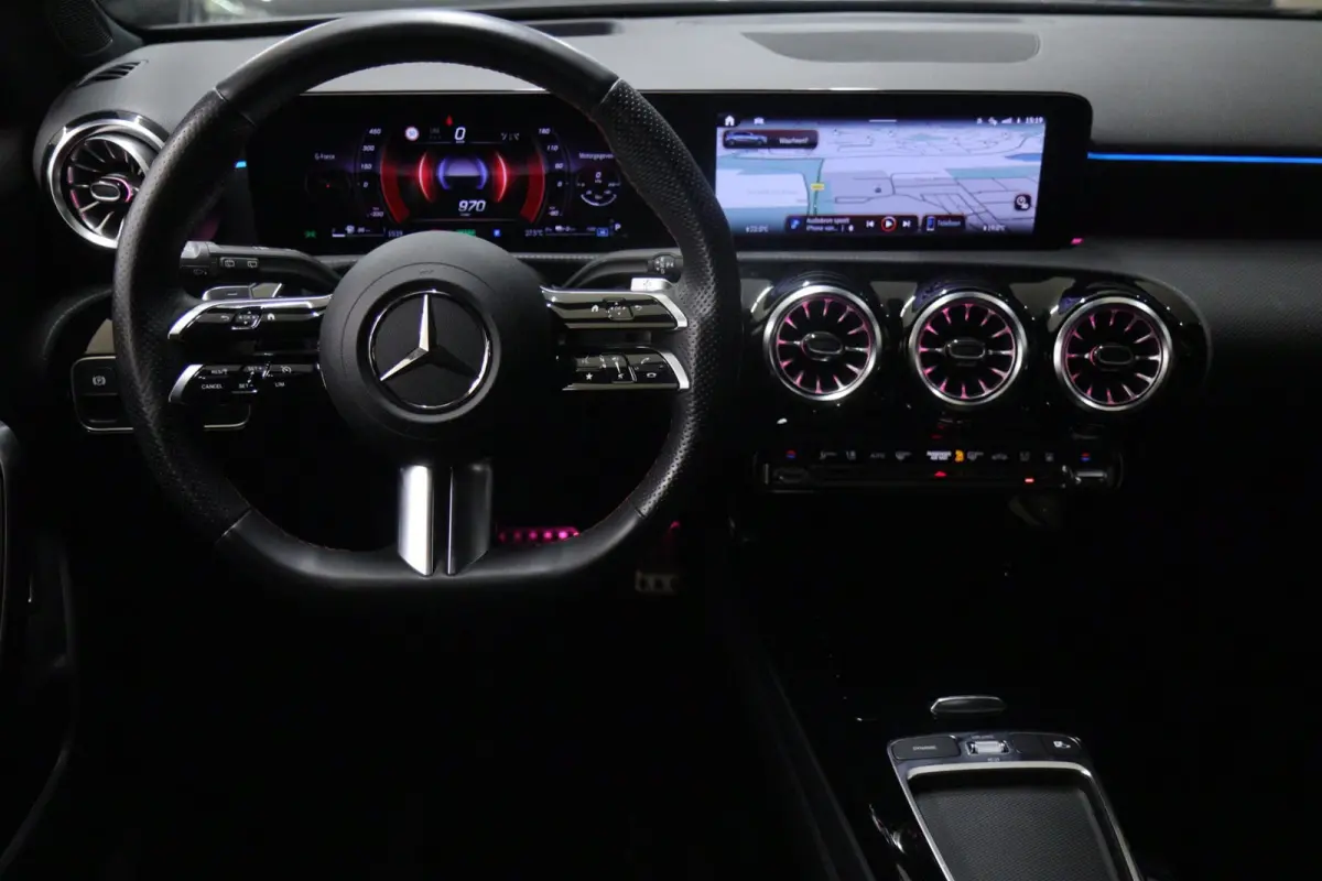250 e AMG Line PANO/360CAM/HUD/ACC/BLINDSPOT/KEYLESS/VOL