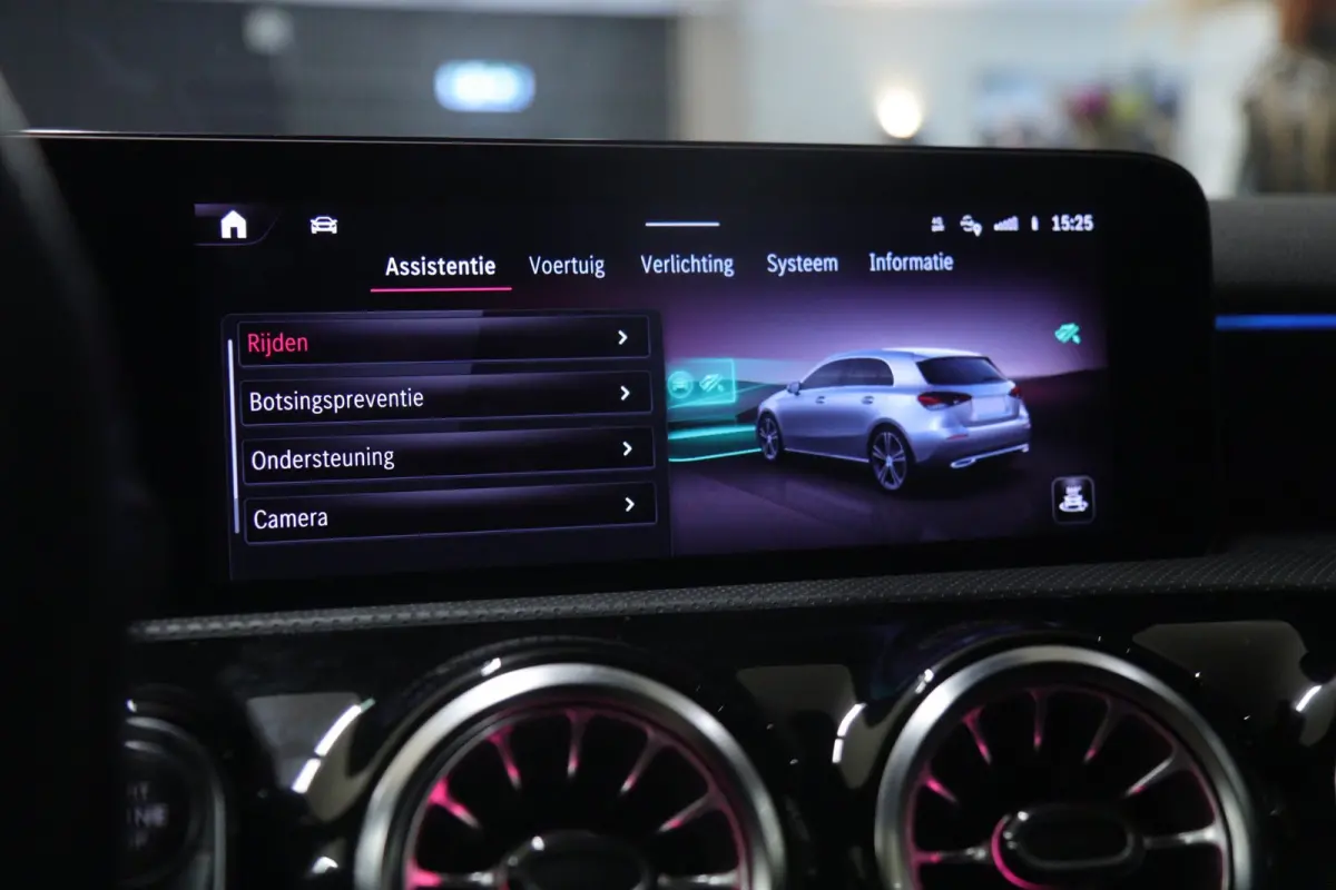 250 e AMG Line PANO/360CAM/HUD/ACC/BLINDSPOT/KEYLESS/VOL