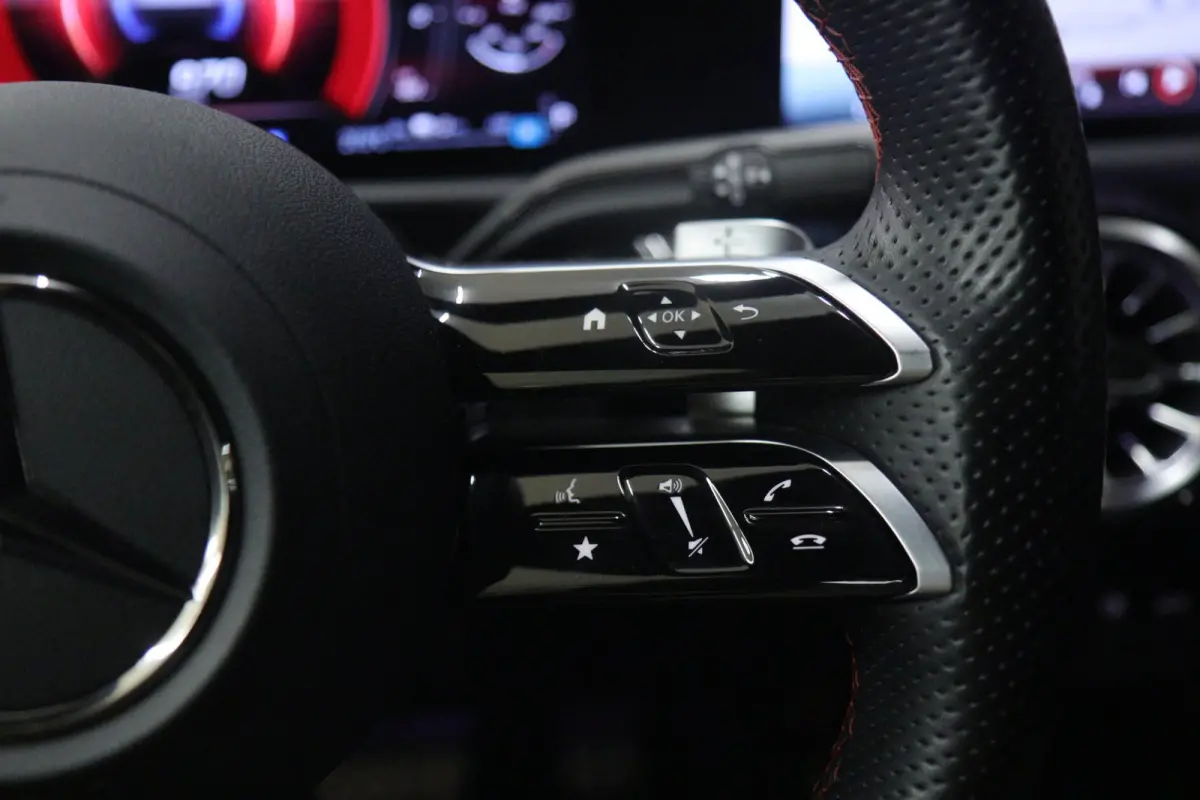 250 e AMG Line PANO/360CAM/HUD/ACC/BLINDSPOT/KEYLESS/VOL